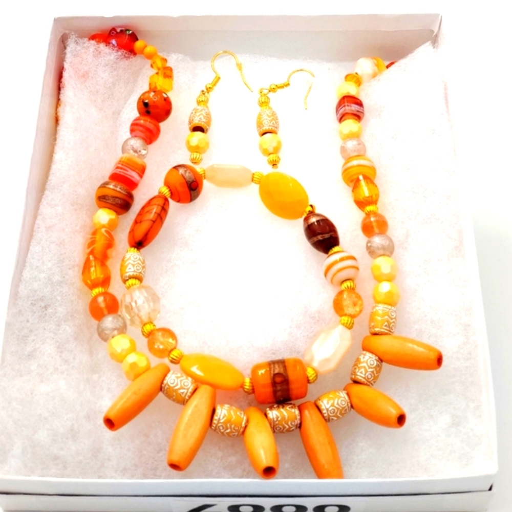 247NEB006. 3 Pc. Handmade Peach Earth Tones Necklace Set